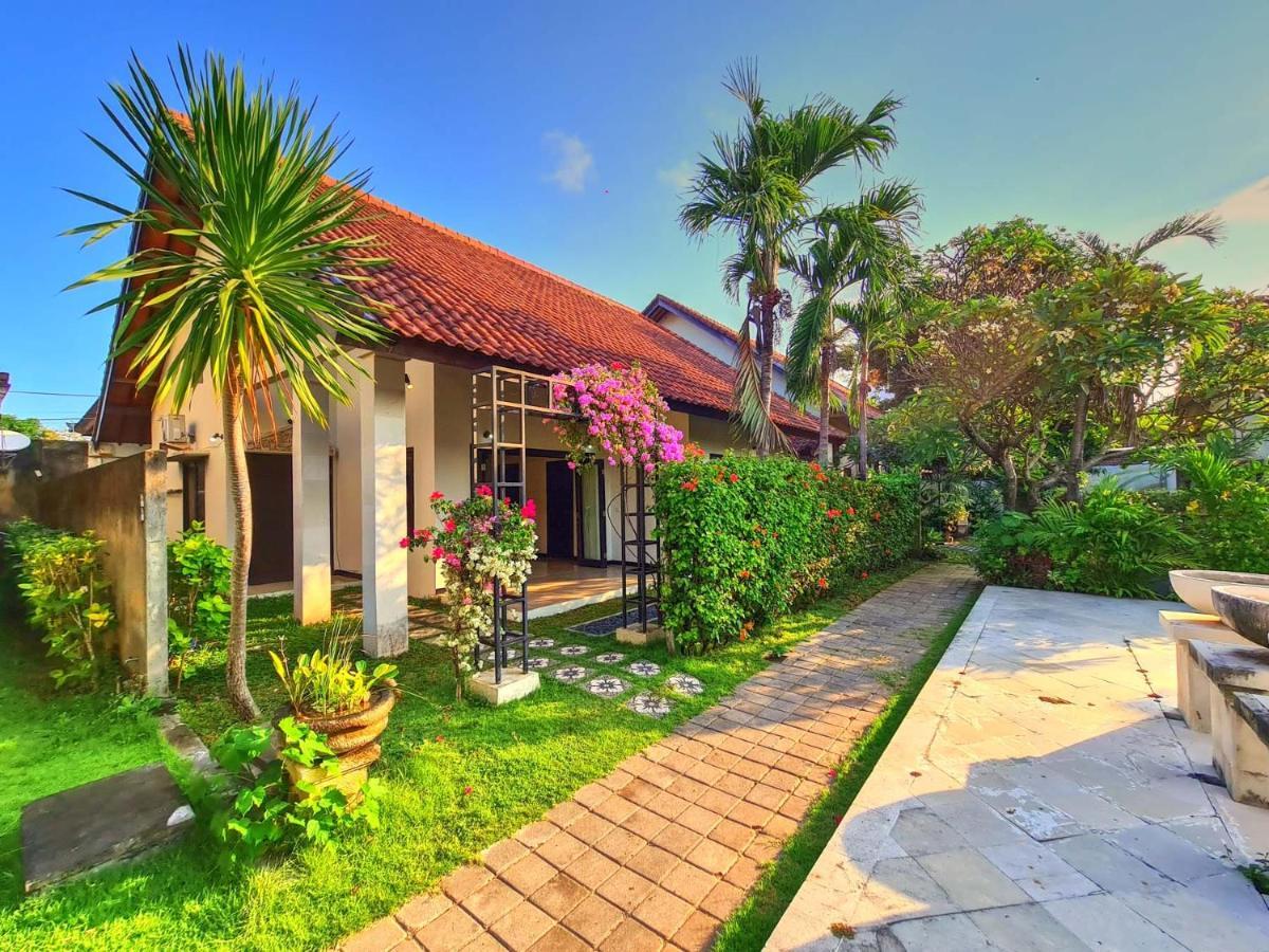 Sayang Taman Villas Санур Екстер'єр фото